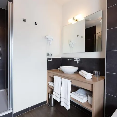 - La Grande Cure Hotel